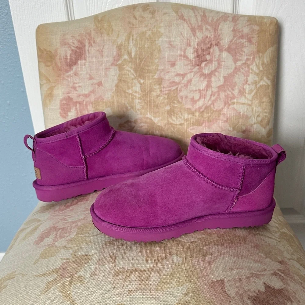 UGG Ultra Mini Classic Boot (Women) Size 8 - Picture 6 of 8